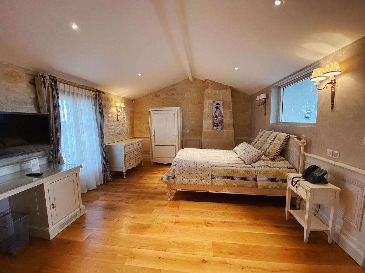 Château La Rose Perrière Lussac  Chambre photo