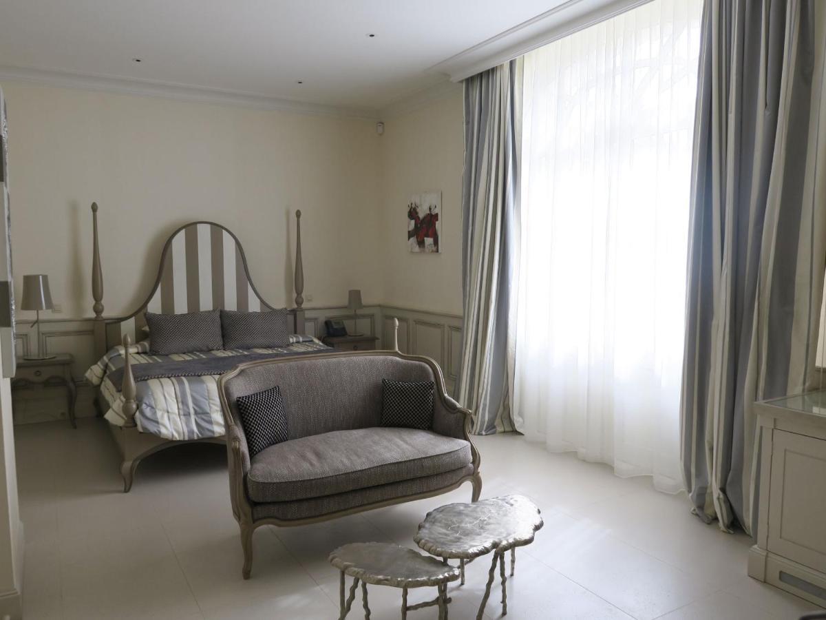 Château La Rose Perrière Lussac  Chambre photo